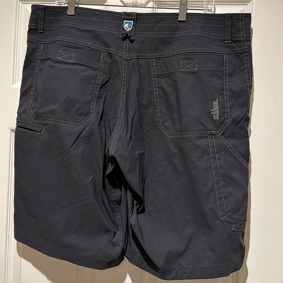 Kuhl size 38 cargo shorts - Picture 2 of 7